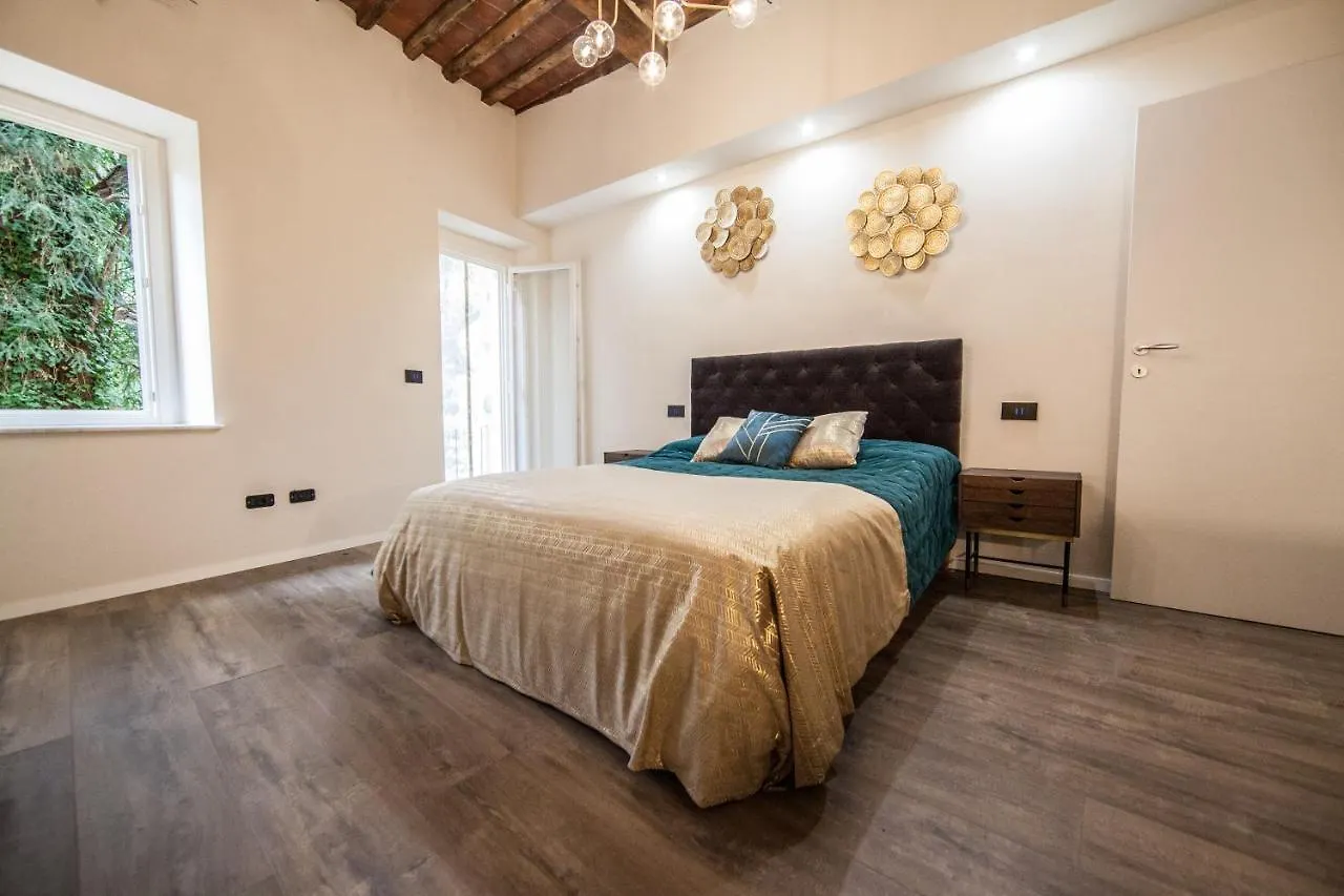 Historic Center Luxury Apartment Lucca 0*,